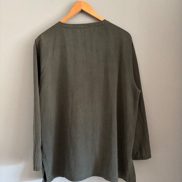 90s Mossy Sage Green Silk Button Down - Picture 4 of 7